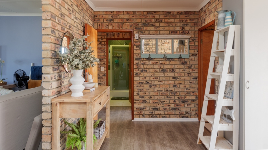 4 Bedroom Property for Sale in Oceanview Heights Western Cape